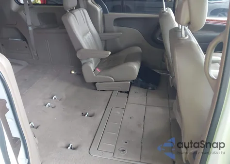 2015 Chrysler Town & Country Touring z USA, uszkodzony, nr VIN 2C4RC1BGXFR661886